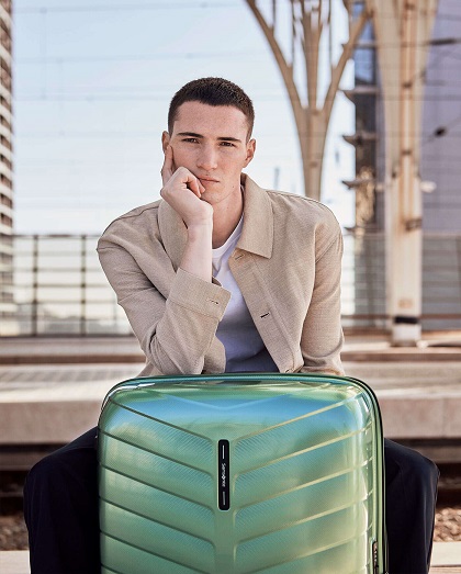מזוודה חזקה במיוחד סמסונייט Samsonite Attrix 4