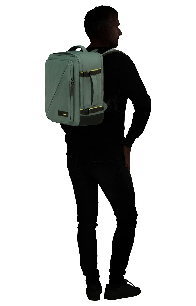 תיק גב לנסיעות לואו קוסט American Tourister Take2Cabin 2
