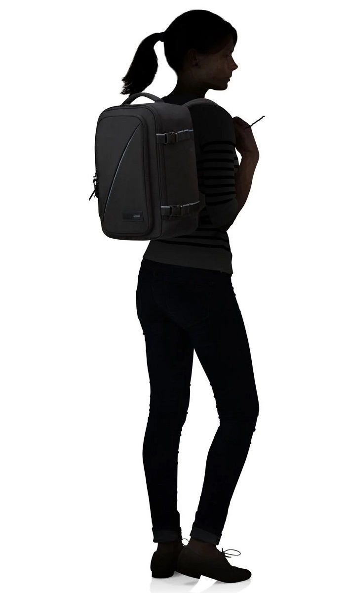 תיק גב לנסיעות לואו קוסט American Tourister Take2Cabin 23